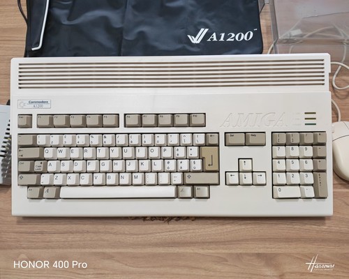 Commodore amiga 1200 - commodore, 1200,